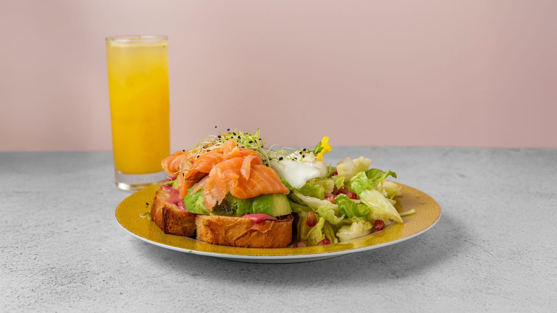 French Toast salé — pain perdu au saumon fumé Peach Strasbourg
